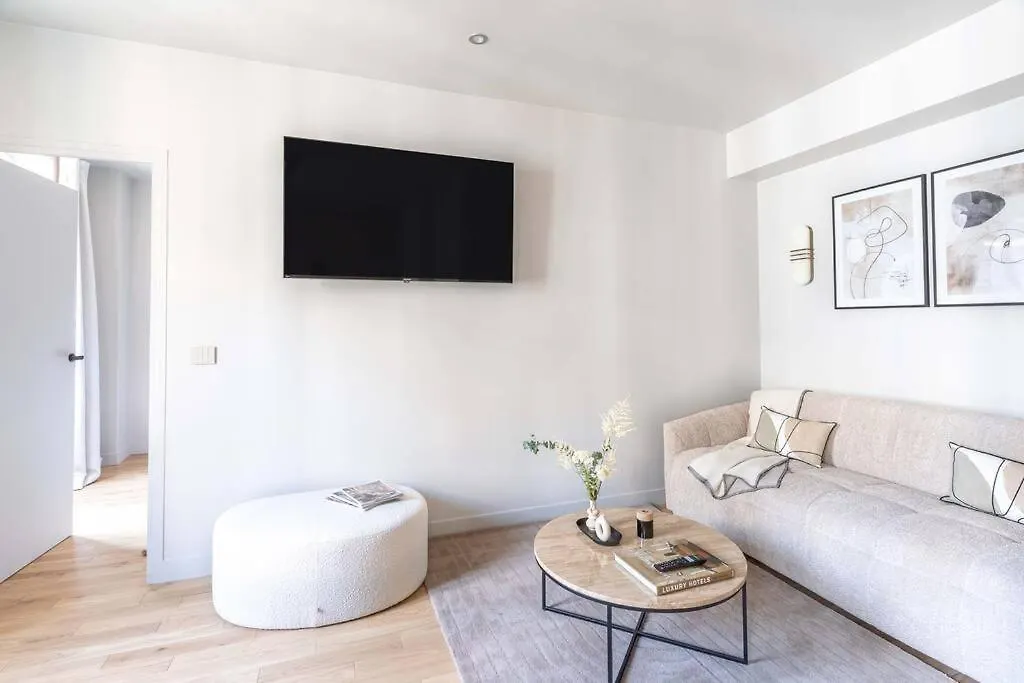 New - Luxury Parisian Flat - 4P Apartment 0*, Paris